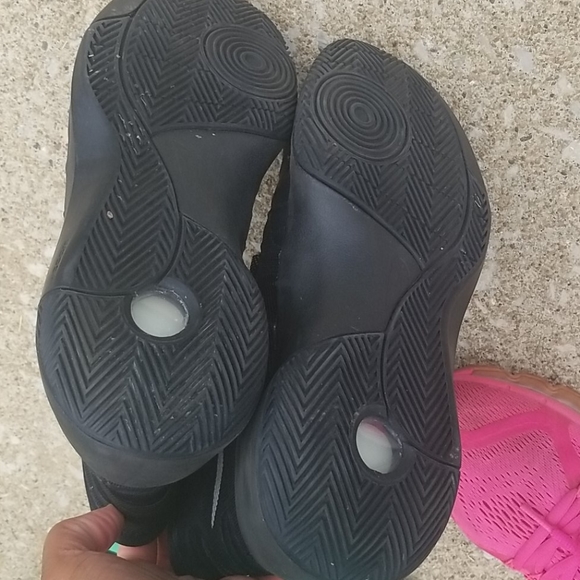 Nike's - Picture 4 of 8